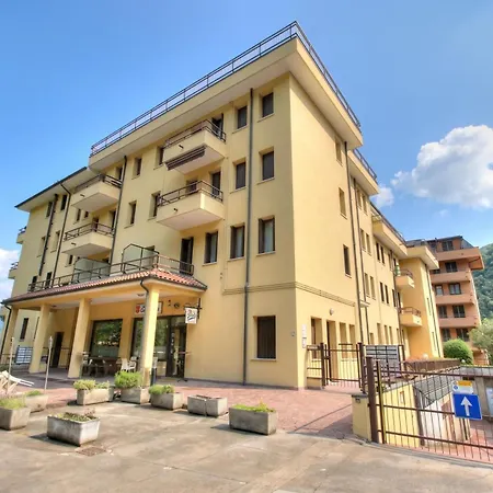 View 1br, Sleeps 4 - Happy * Laveno-Mombello