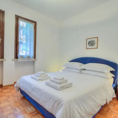 View 1br, Sleeps 4 - Happy *