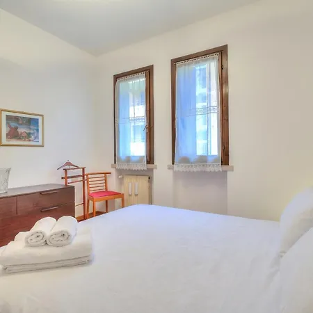 Apartamento View 1br, Sleeps 4 - Happy Laveno-Mombello